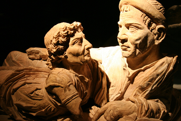 Volterra: Burial urn in Museo Etrusco Guarnacci
