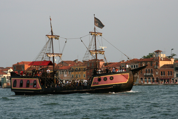 Boat traffic on the Giudecca Canal