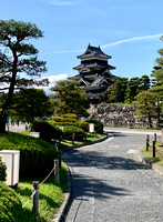 Approaching Matsumoto Castle