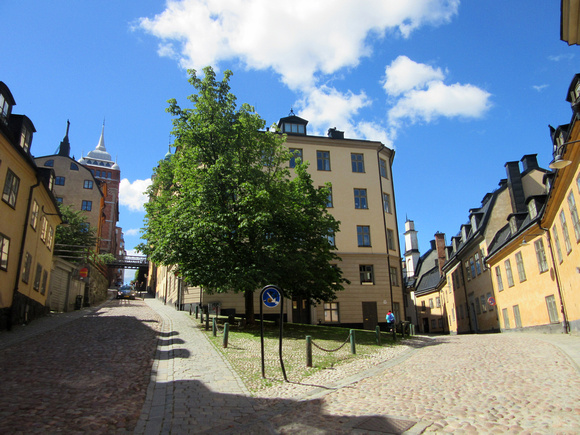 One of our favorite areas...the quite part of Sodermalm just off the cliff walk