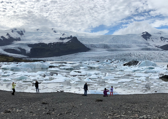 Fjallsárlón glacial lagoon - less crowded and closer to the glacier