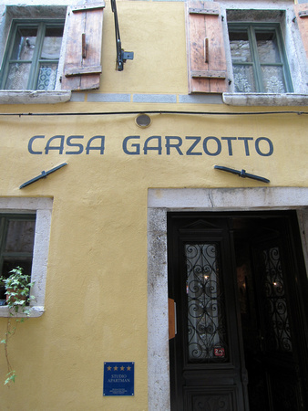 Casa Garzotto...the inn that also managed our apartment