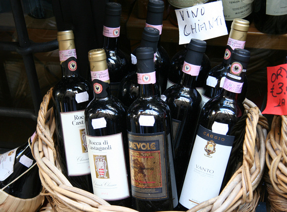 Lucca: excellent local wine for sale